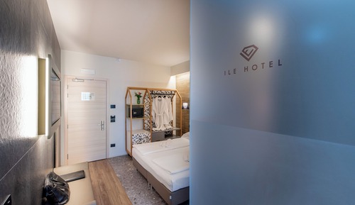 Junior Suite Doppia con doccia a vista