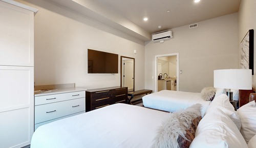 Room (Studio)
