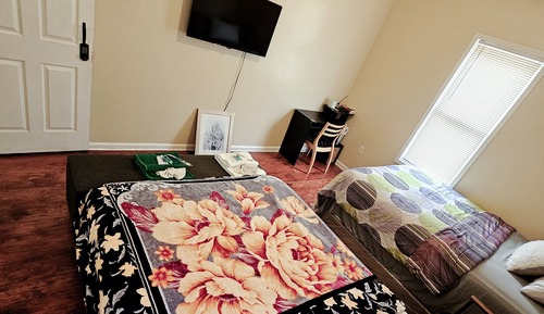 Classic Room, 2 Queen Beds, Non Smoking, Shared Bathroom