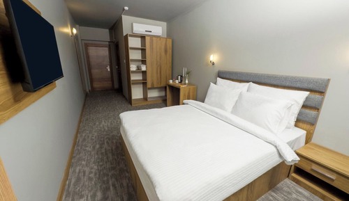Standard Room, 1 Queen Bed