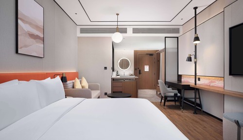 Room, 1 King Bed, River View