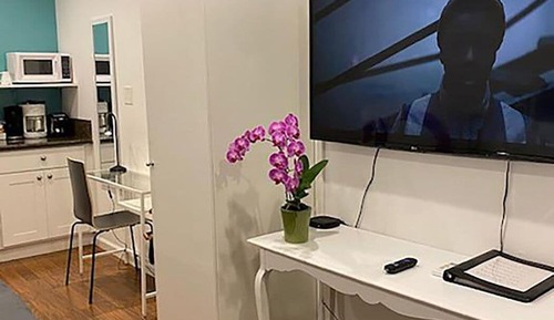 Standard Studio, Patio