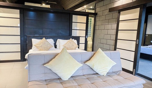 4 Bedrooms Pool Villa