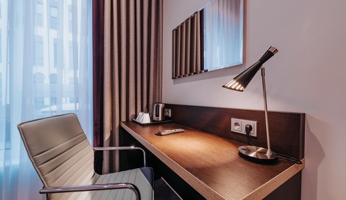 Double Room, Roll-in Shower