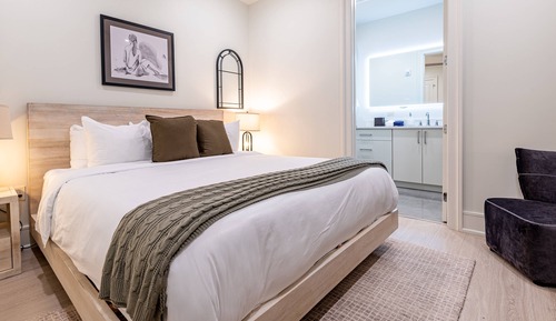 Classic Apartment, 3 Bedrooms, Balcony