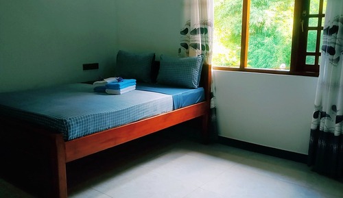 Economy Double Room, Balcony, Garden View