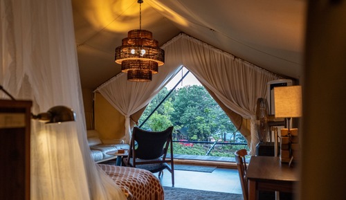 Live as a recluse (King Bedroom)