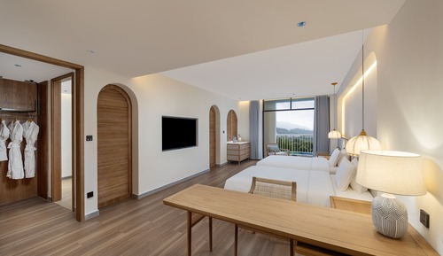 Luxury Twin Room, Patio, Hill View