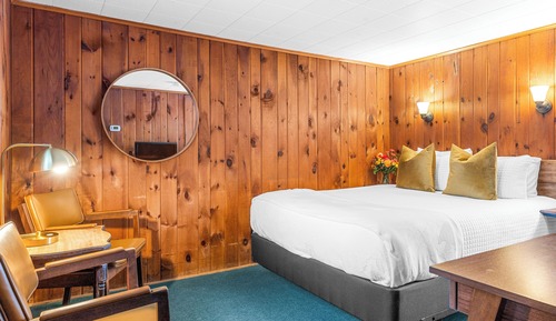 Double Room - This unit is not pet friendly