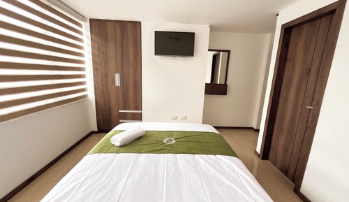 Deluxe Double Room Single Use, City View