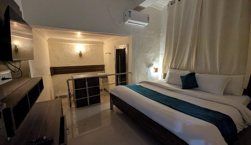Economy Room