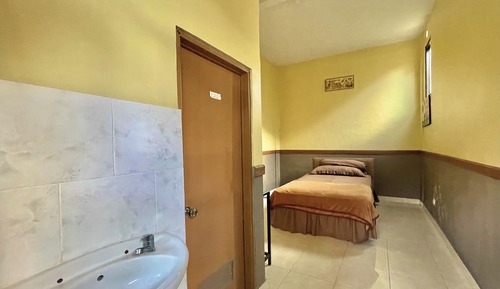 Single Room with Fan