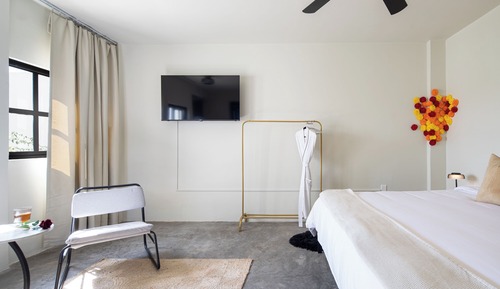 Comfort Room, 1 King Bed
