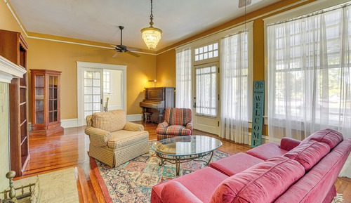 House (4 Bedrooms)