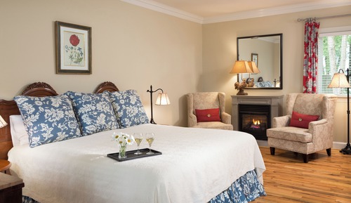 Classic Room, 1 King Bed, Non Smoking, Private Bathroom
