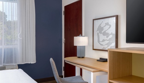 Room, 1 Queen Bed, Accessible (Mobility & Roll-In Shower)