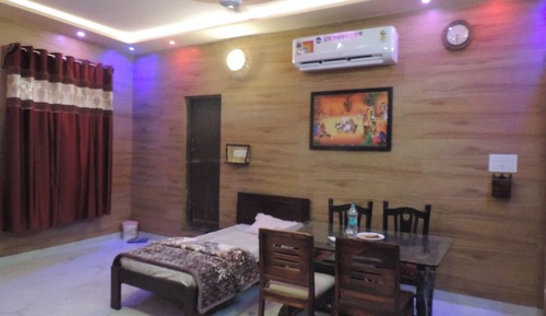 Royal Studio Suite