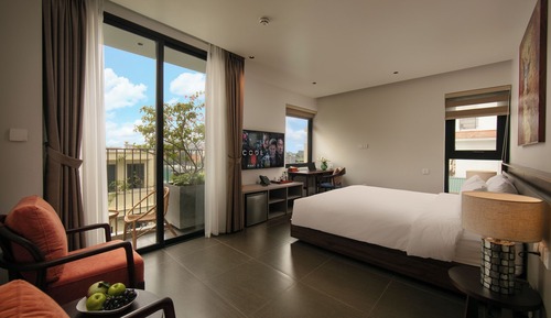 Premium Double/ Twin With City view, Balcony