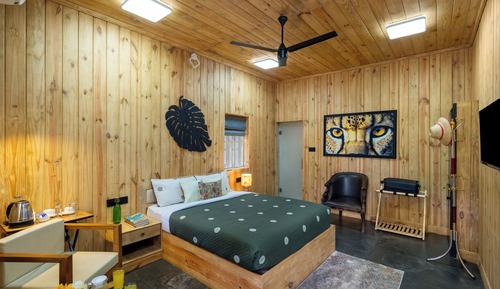 Junior Suite, Balcony, Hill View