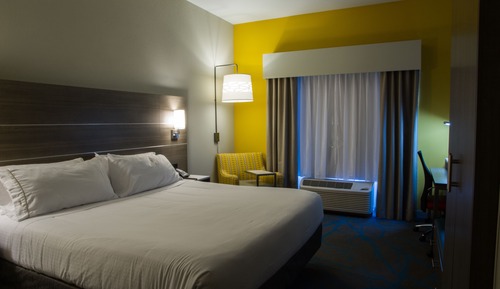 Suite, 1 King Bed, Accessible (Hearing)