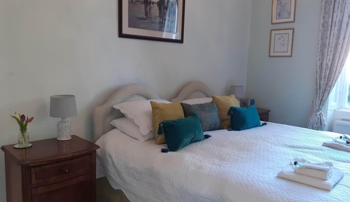 Double Room, 1 Queen Bed, Bathtub
