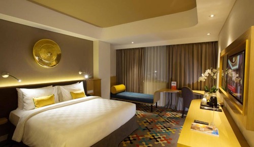 Business Suite, 1 Queen Bed