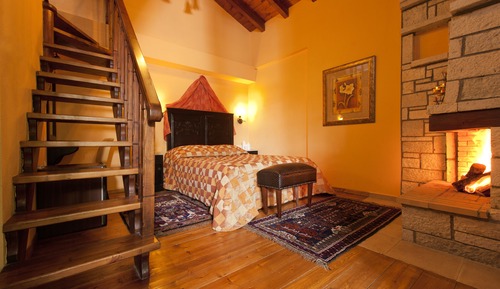 Quadruple Room, Fireplace