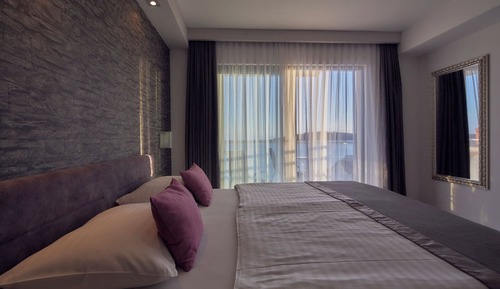 Junior Suite Front sea view (2+2)