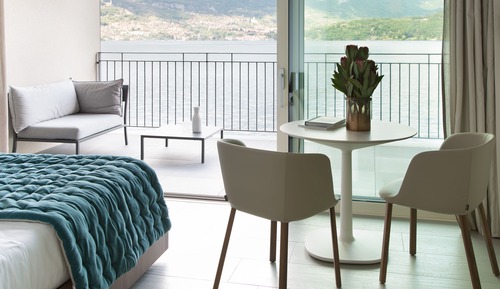 Studio (Lakefront Apartment (in annex))