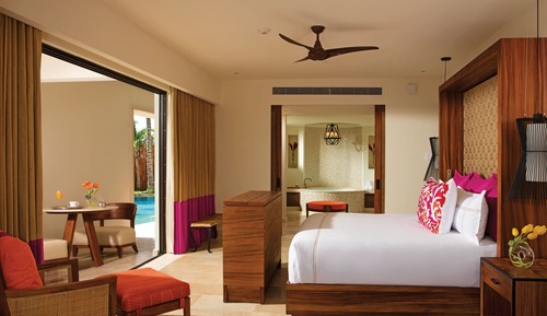 Romance Master Suite Swim Out King