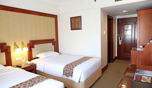Executive Room, Smoking