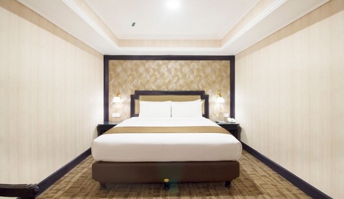 Deluxe Suite Double or Twin Room No Window