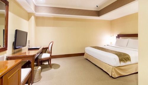 Deluxe Room No Window