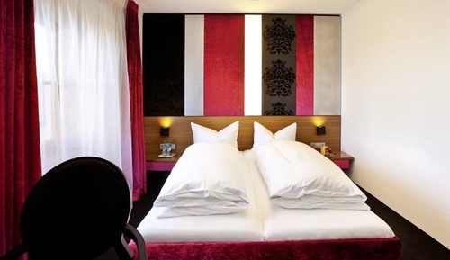 Single Room, 1 Double Bed
