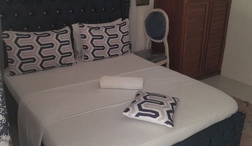 Comfort Apartment, Balcony, Courtyard View