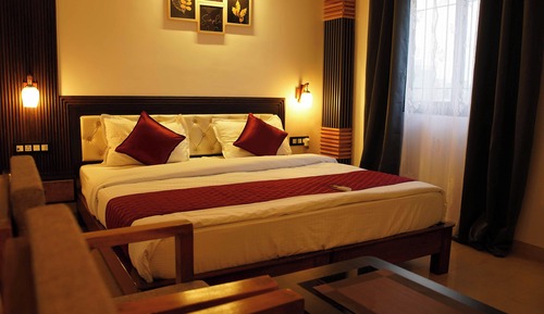 Classic Room, 1 King Bed, Non Smoking, City View