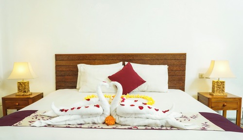Luxury Studio, 1 Bedroom, Pool Access, Pool View