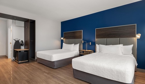 Room, 2 Queen Beds, Accessible (Hearing)
