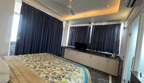 Luxury Suite