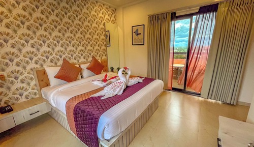 Deluxe King Room