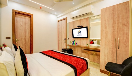 Boutique Room