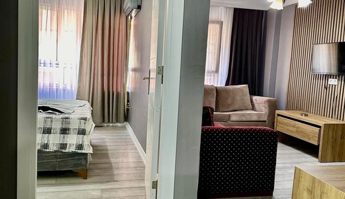 Suite, City View