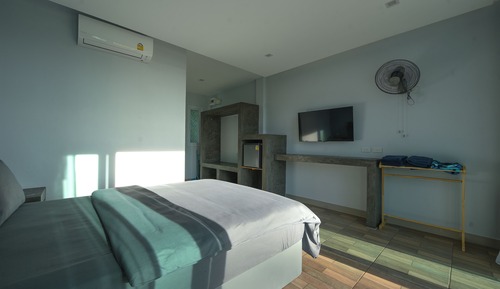 Deluxe Room, 1 Queen Bed, Garden View