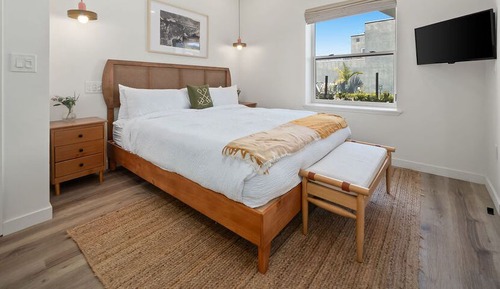 Deluxe Suite, Mobility Accessible, City View