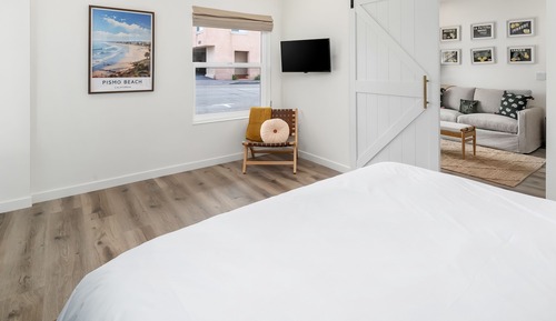 Deluxe Suite, City View