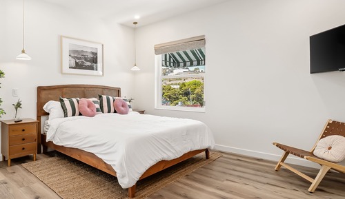 Studio Suite, City View