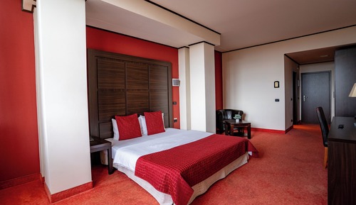 Standard Single Room, 1 King Bed, Non Smoking