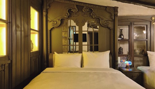 Deluxe Suite