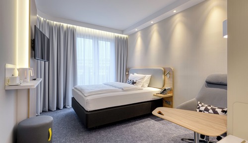 Standard Room, 1 Queen Bed