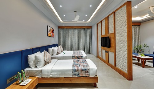 Studio Suite, City View